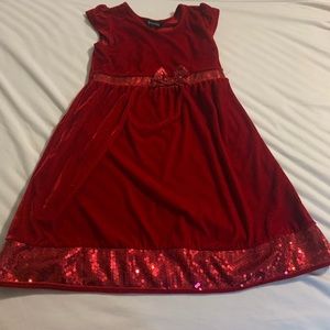 Sweet little girl’s holiday dress Red 10/12